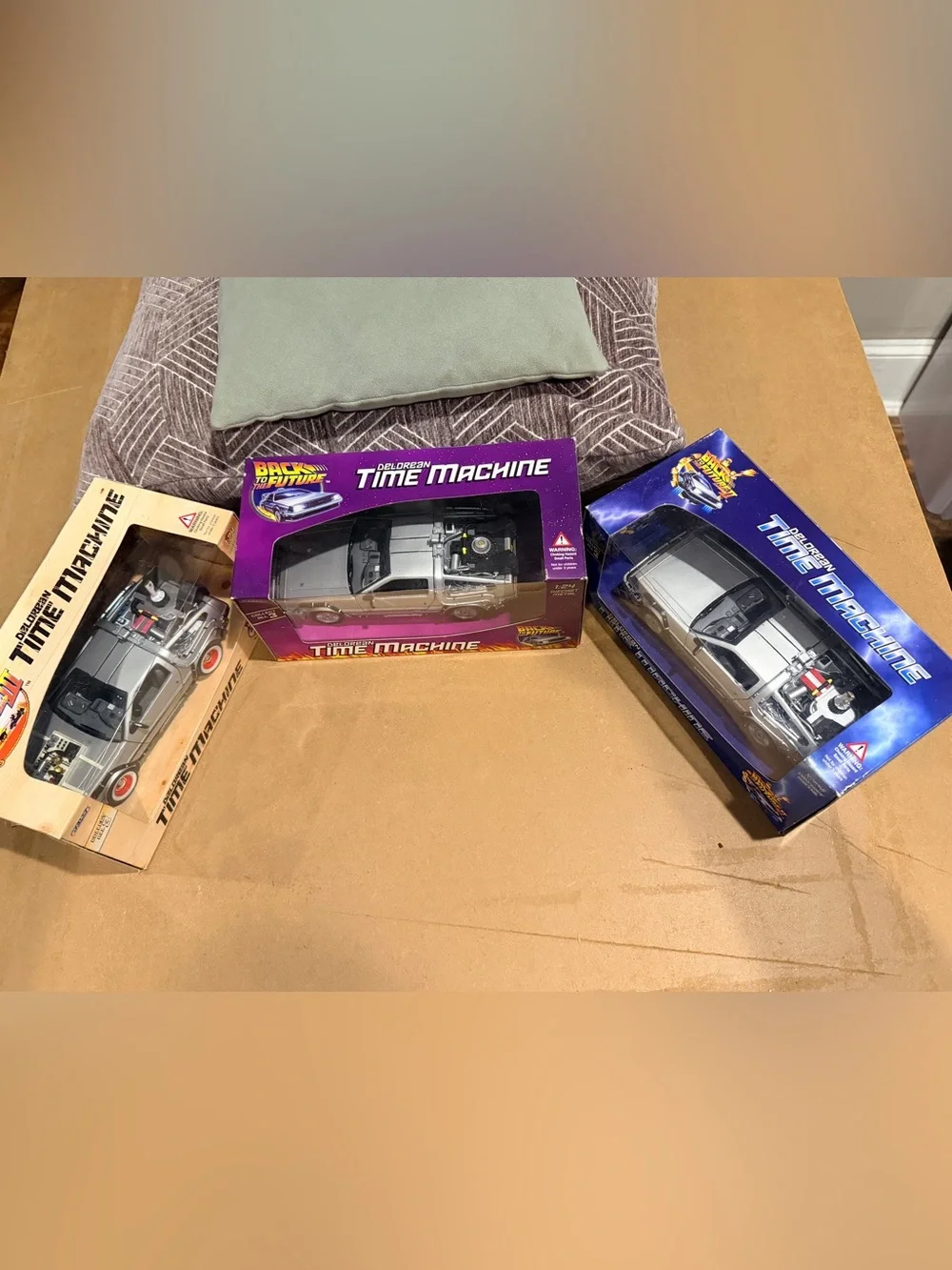 3 items BACK TO THE FUTURE  DeLorean Time Machine Silver Die-Cast Collectibles